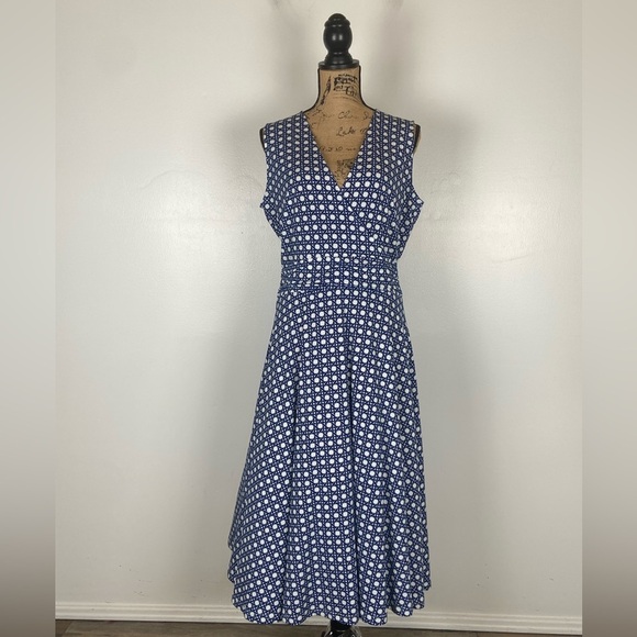 Leota Cindy Faux Wrap Soft Knit Midi Dress Size M Blue White Chain Print V-Neck - Picture 3 of 13
